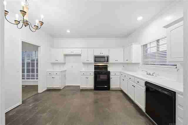 3026 E 89th Pl - Photo 6 of 19