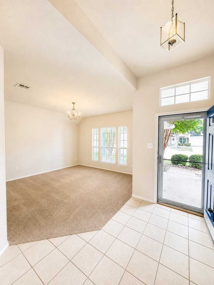 9809 Hedge Bell Dr - Photo 2 of 12