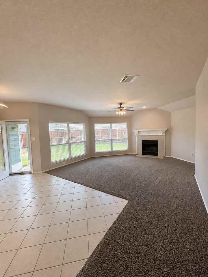 9809 Hedge Bell Dr - Photo 5 of 12