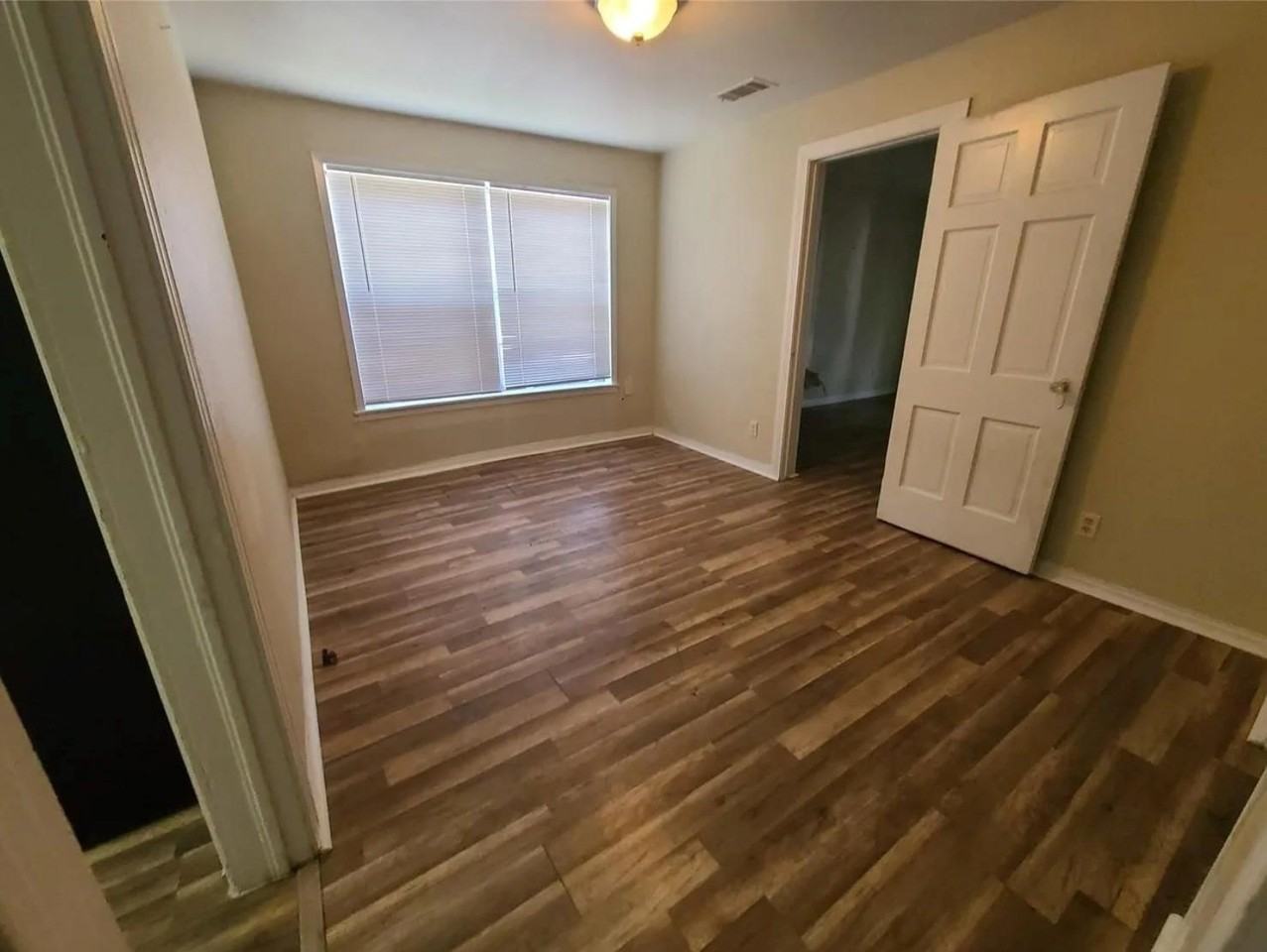 4504 Stonewall St - Photo 7 of 12