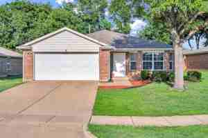 featured image of 712 Riverhead Dr
