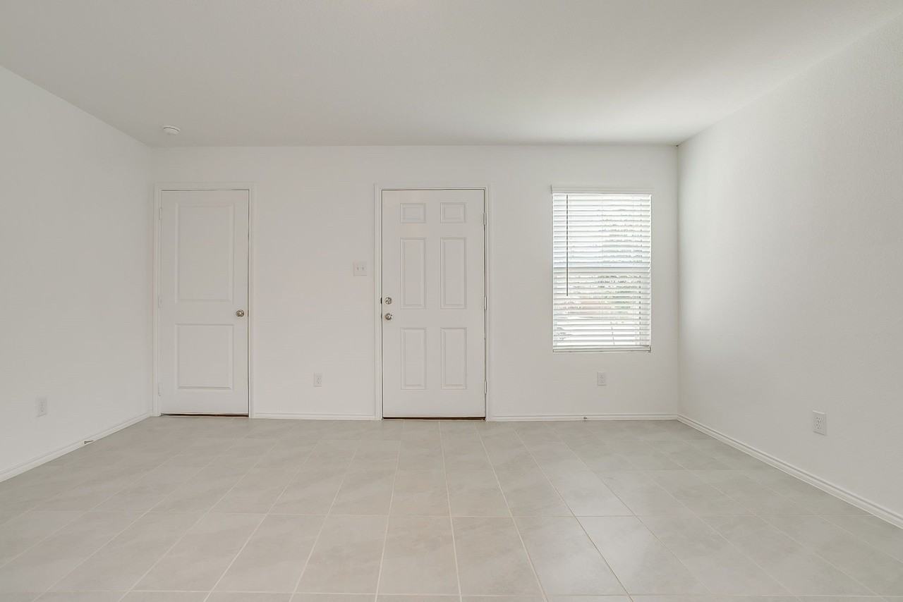 3608 Kinglet Ct - Photo 5 of 40