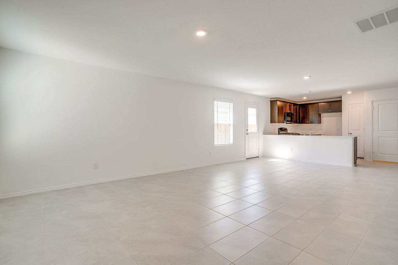 3608 Kinglet Ct - Photo 6 of 40