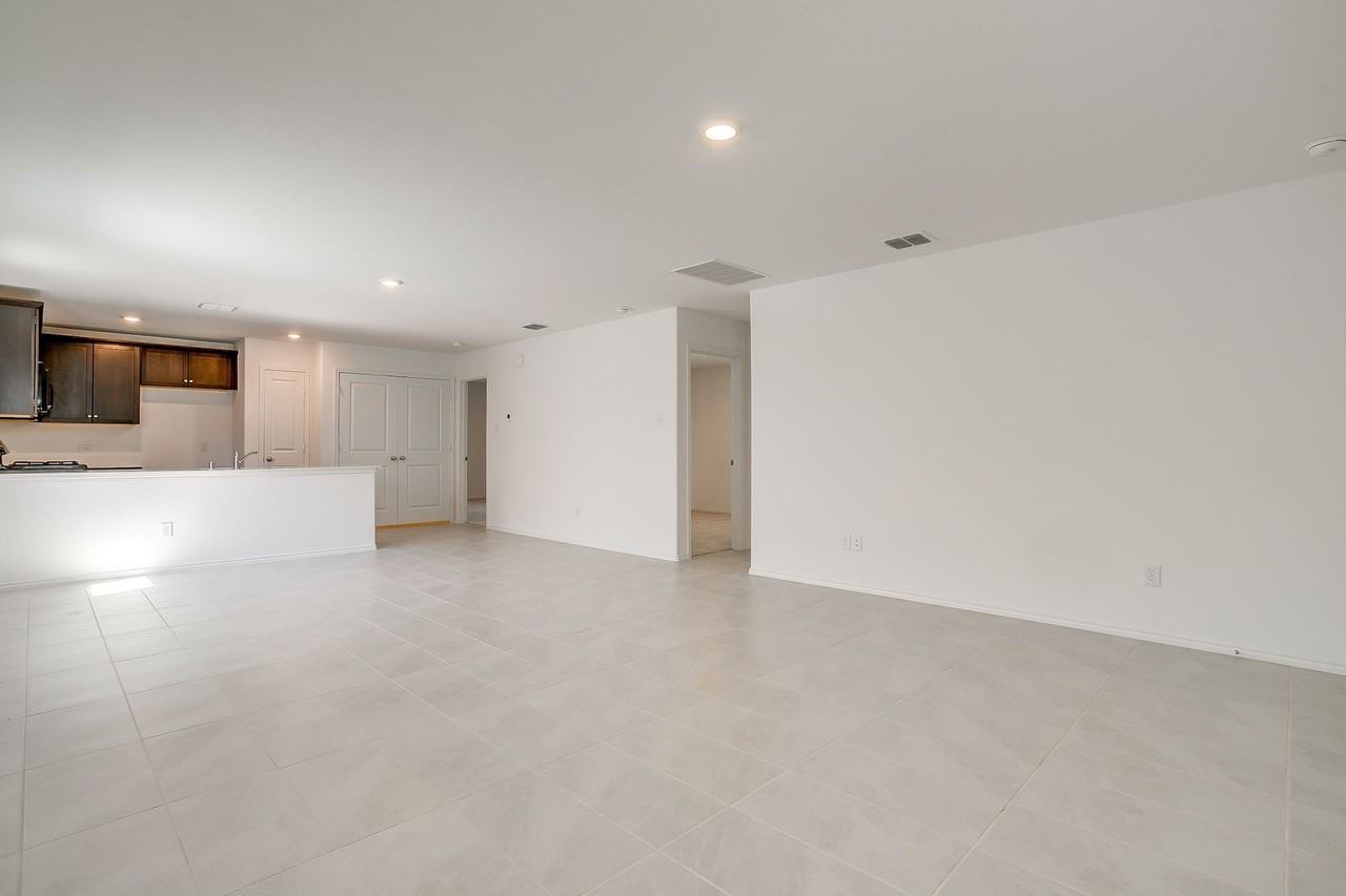 3608 Kinglet Ct - Photo 7 of 40