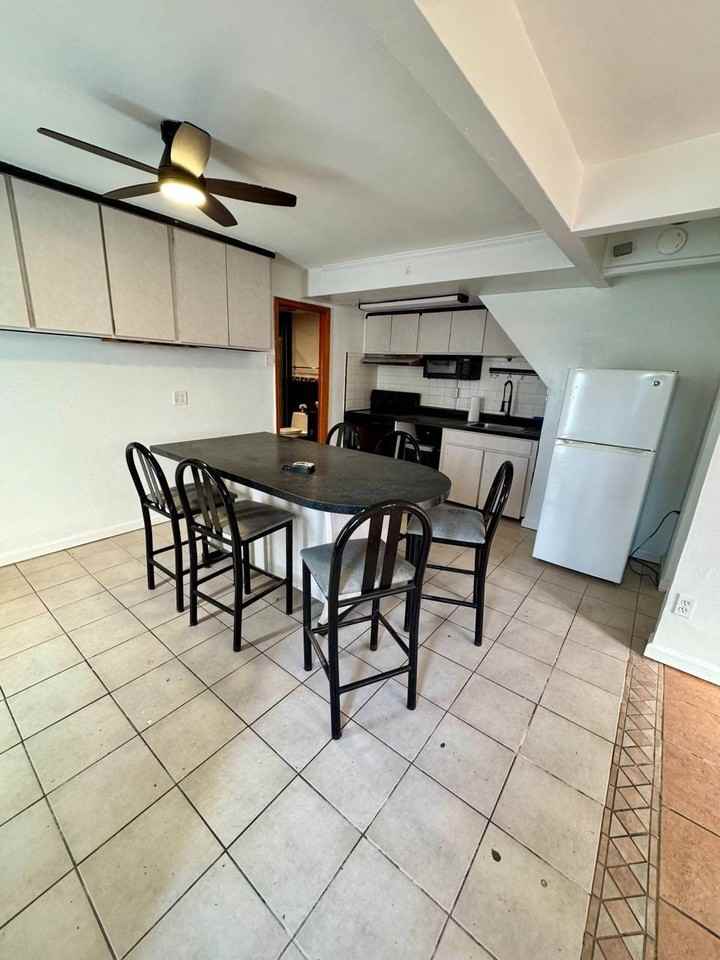 2001 Gerritsen Ave #GL - Photo 4 of 8