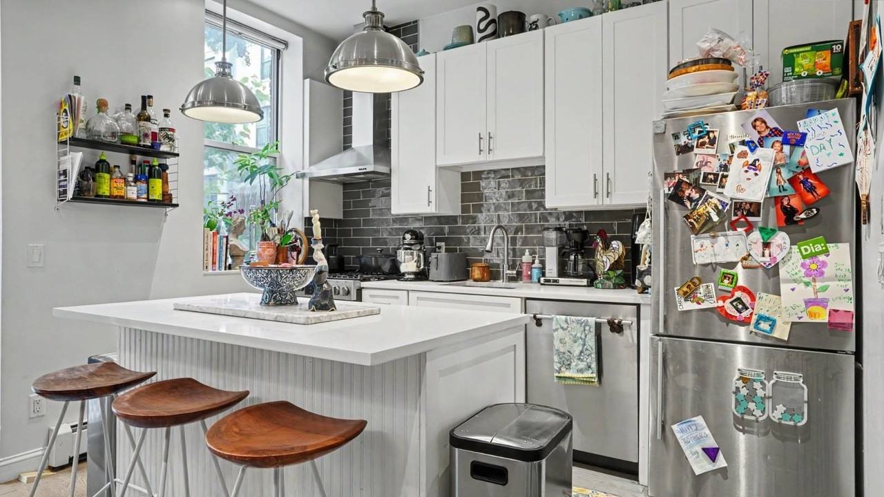 147 Stuyvesant Ave #1 - Photo 6 of 21
