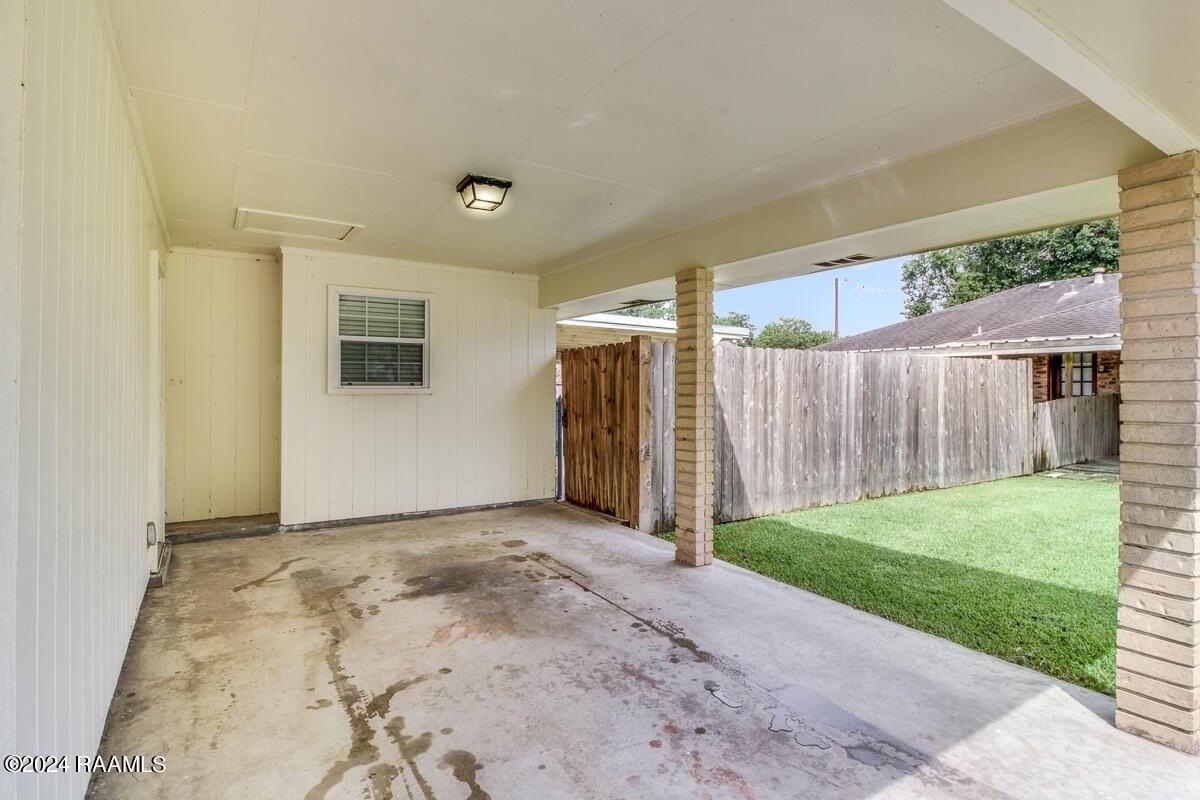 303 Gerald Dr - Photo 4 of 28