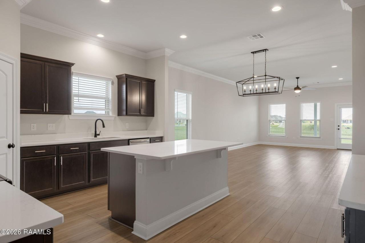106 Bejeweled Ave - Photo 4 of 30