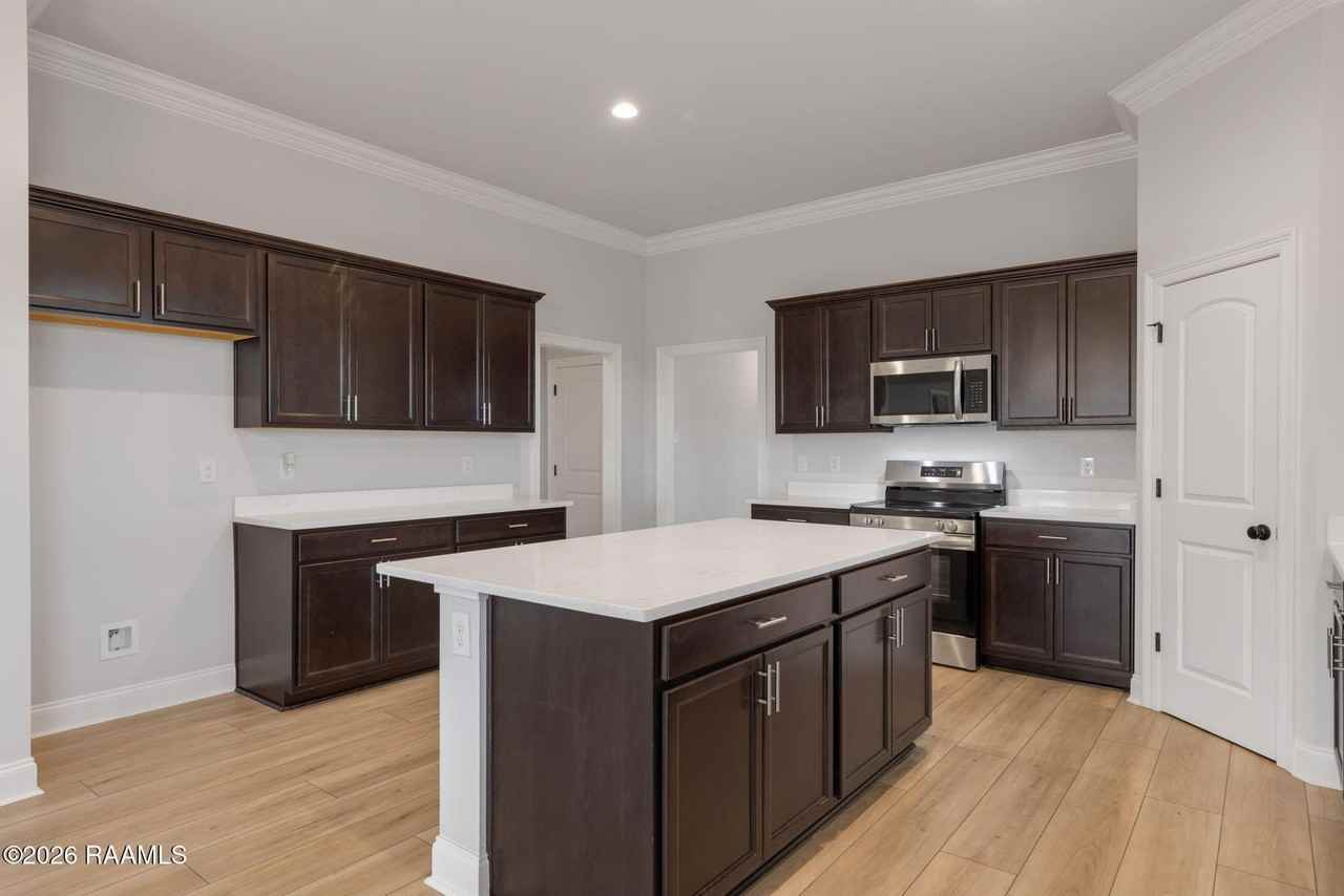 106 Bejeweled Ave - Photo 7 of 30