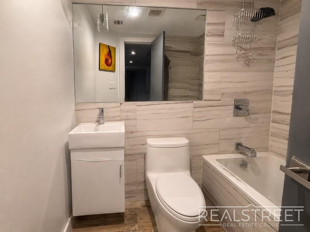138 Cornelia St #1 - Photo 7 of 14