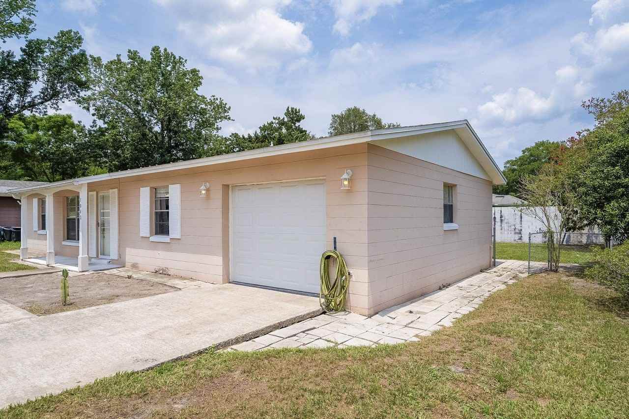 1040 Dorado Dr - Photo 4 of 50