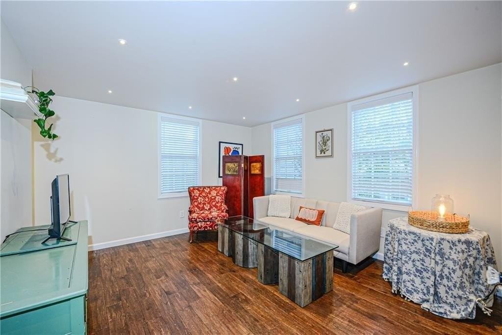 24 Anthony St - Photo 3 of 28