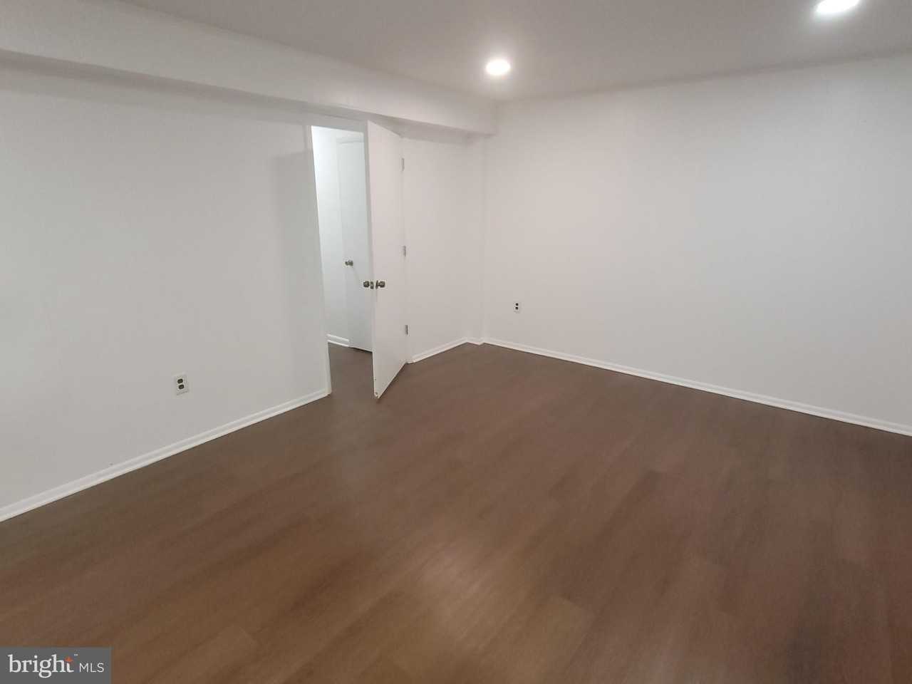 9921 Valley Park Dr #B4 - Photo 6 of 11