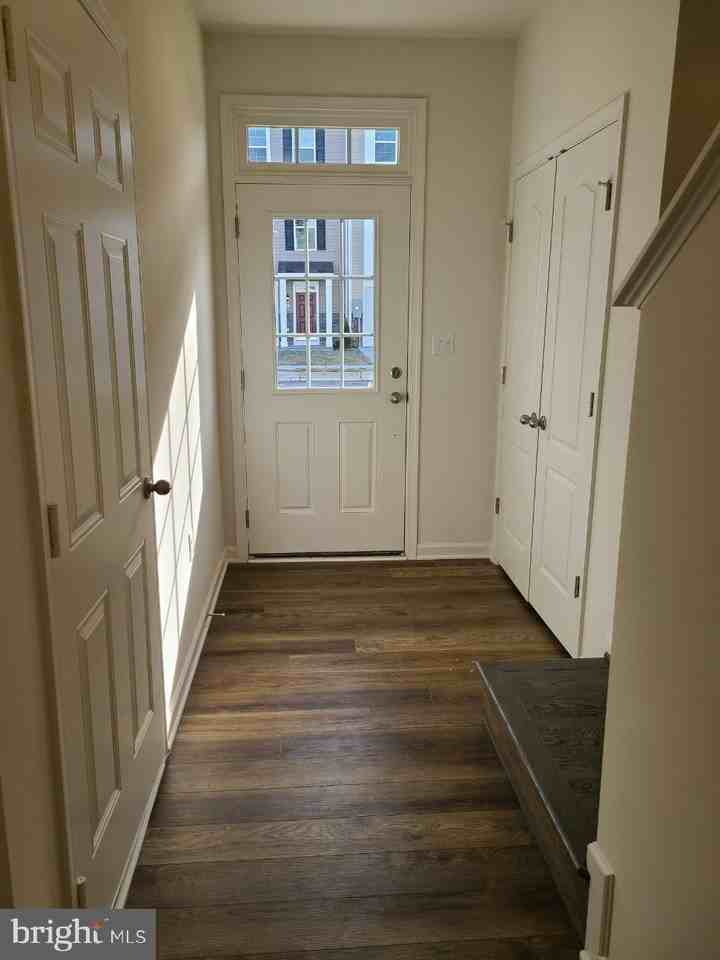 108 Alderman Way - Photo 3 of 50