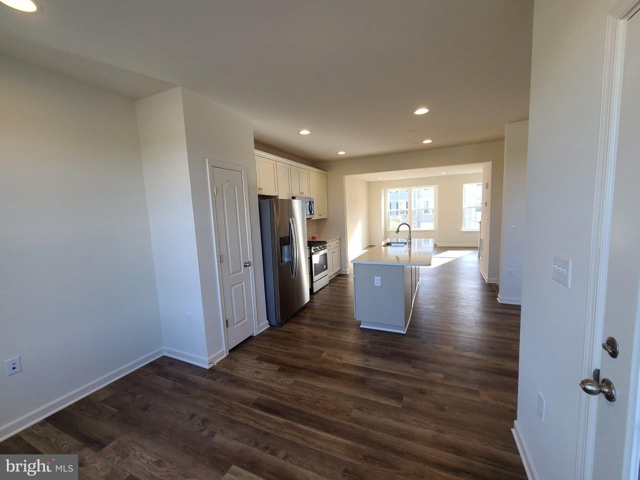 108 Alderman Way - Photo 7 of 50