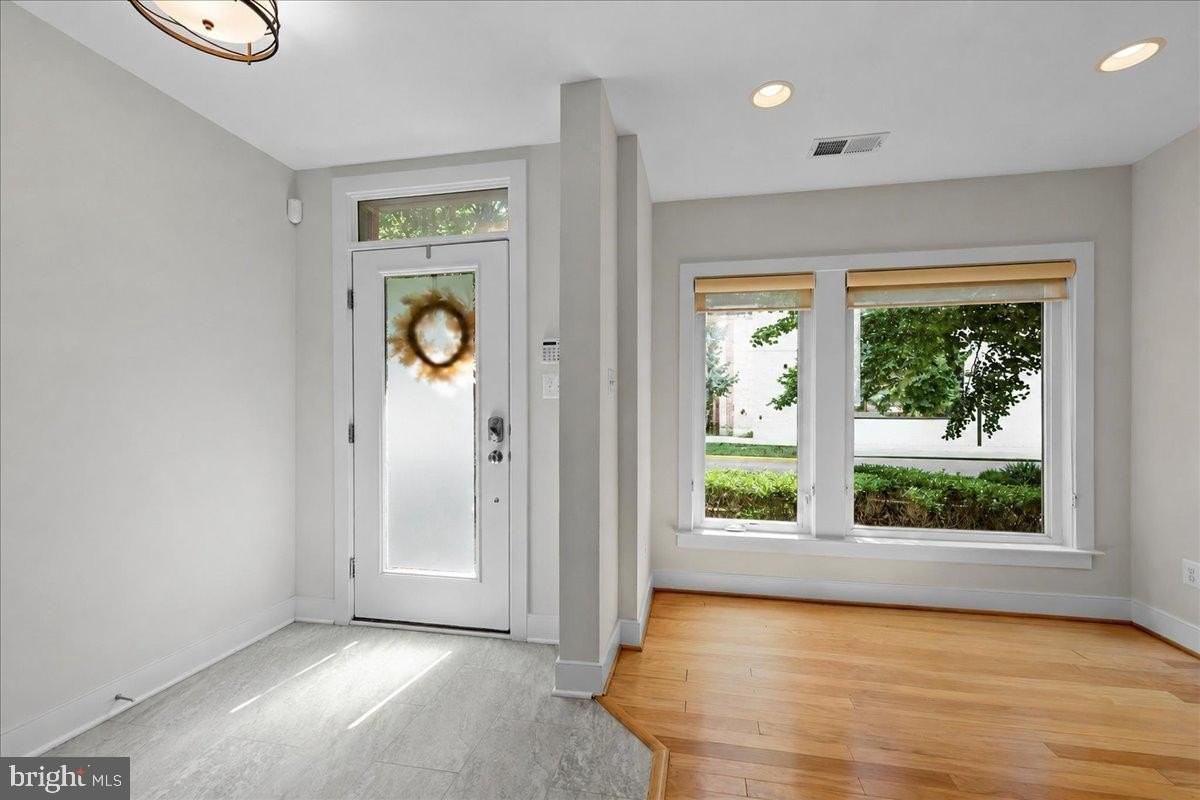 2916 Penny Ln - Photo 6 of 50
