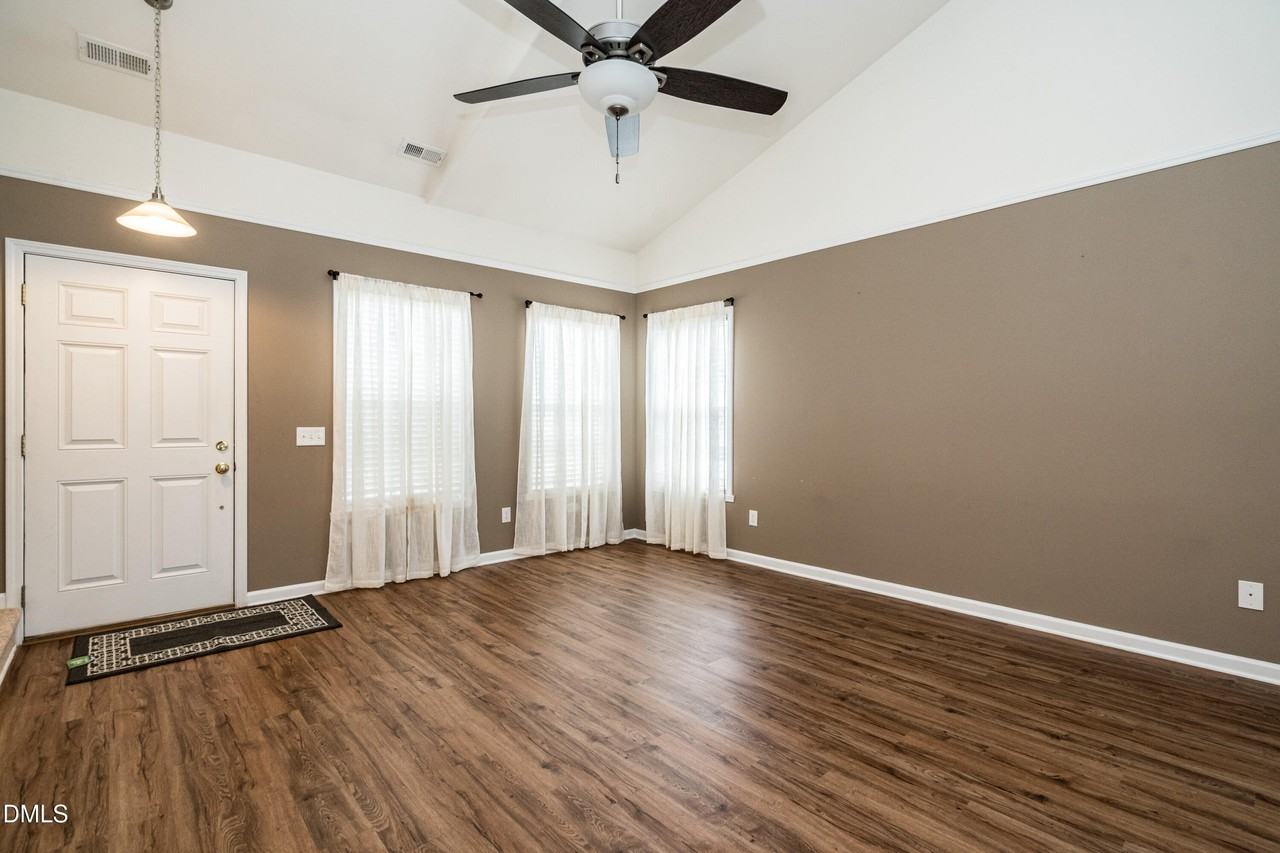 4 Richardson Cir - Photo 6 of 27