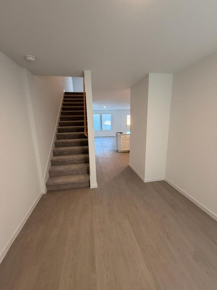1517 Good Prairie Ave - Photo 2 of 17