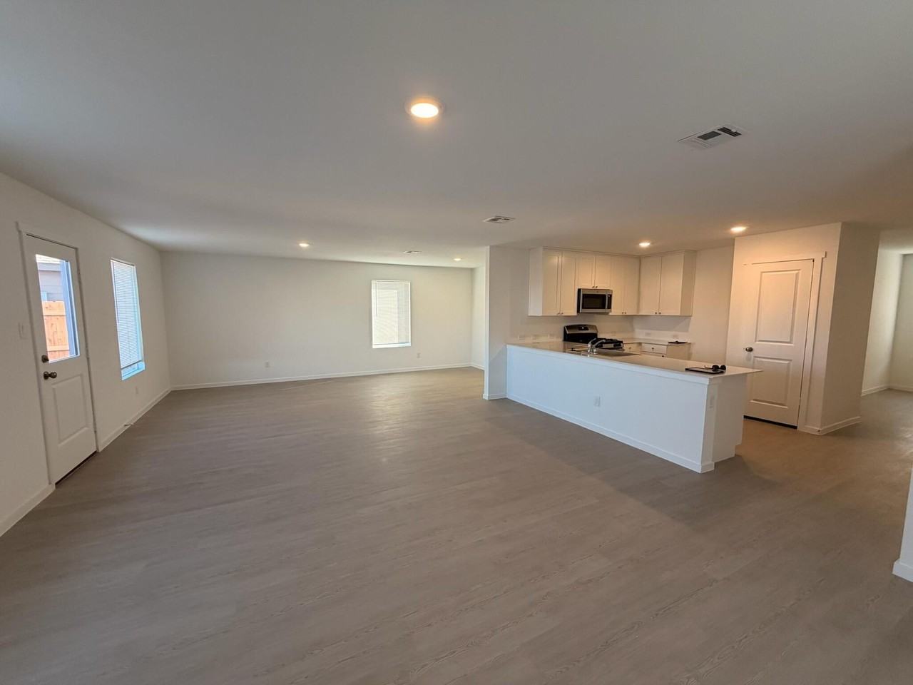 1517 Good Prairie Ave - Photo 4 of 17