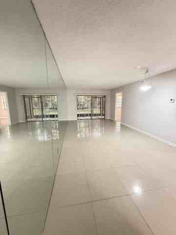 301 Norwood Terrace - Photo 3 of 8
