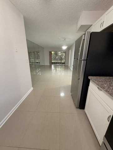 301 Norwood Terrace - Photo 4 of 8
