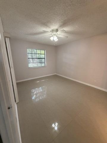301 Norwood Terrace - Photo 5 of 8