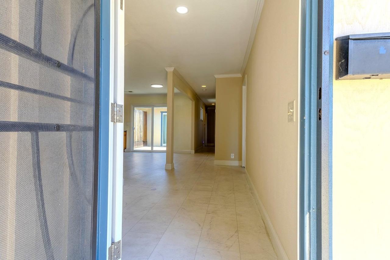 6522 Maywood Ln - Photo 4 of 11