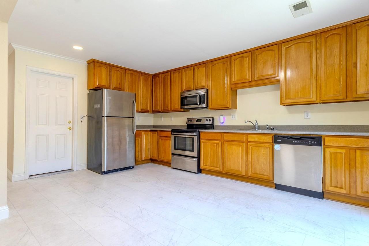 6522 Maywood Ln - Photo 6 of 11