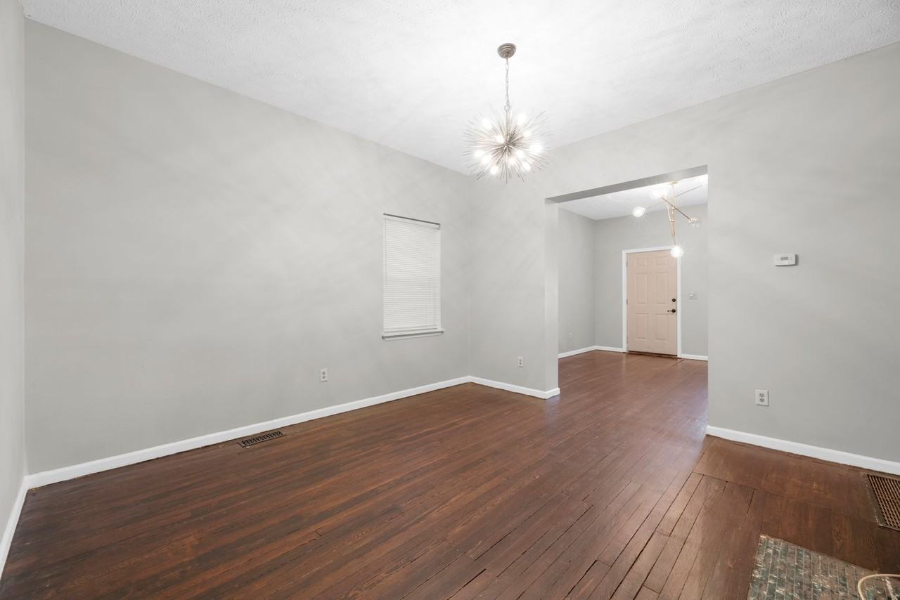 1635 Oak St #1635 - Photo 3 of 34