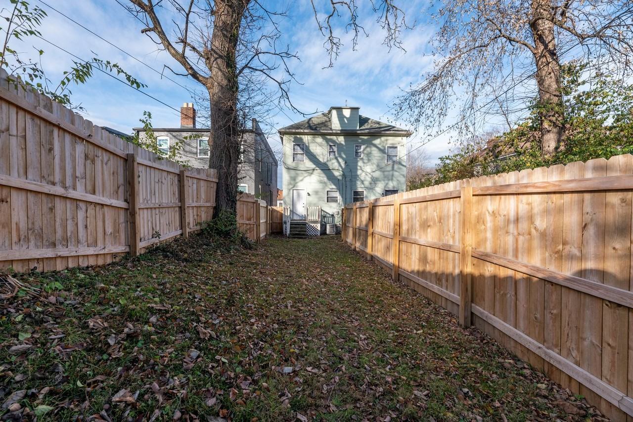 1635 Oak St #1635 - Photo 6 of 34