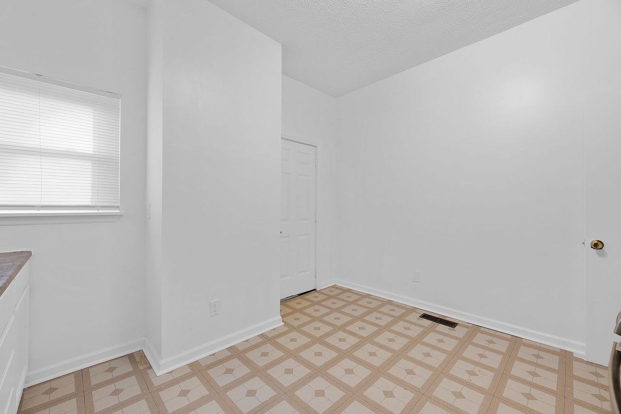 1635 Oak St #1635 - Photo 7 of 34