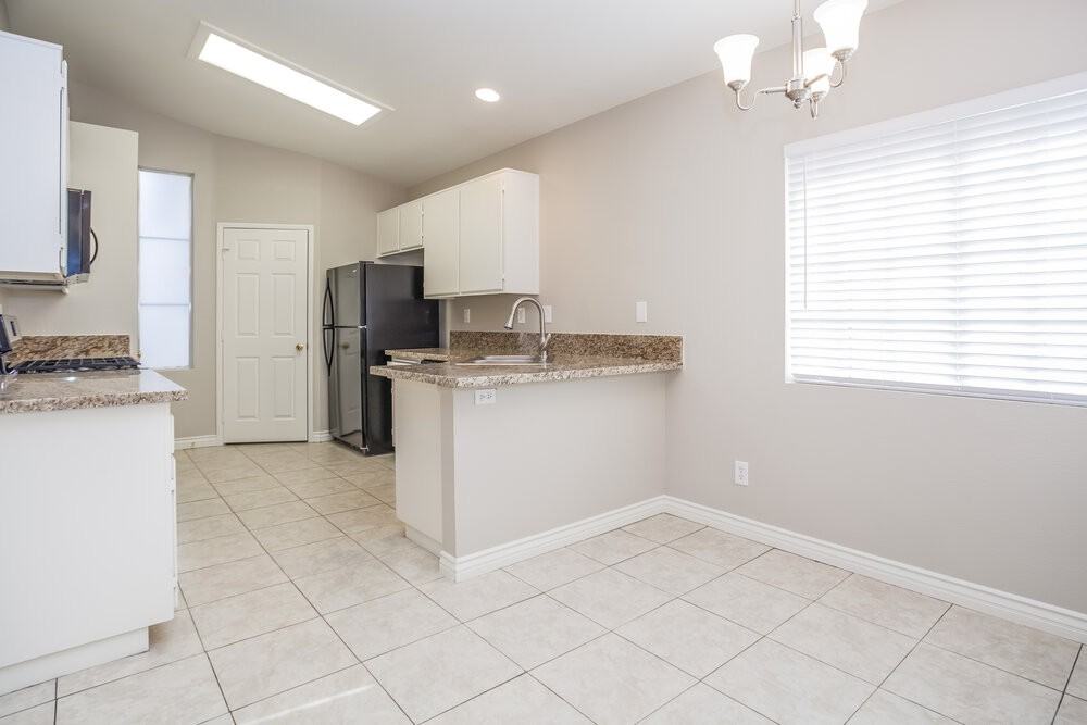5415 Moody Vista Ct - Photo 3 of 15