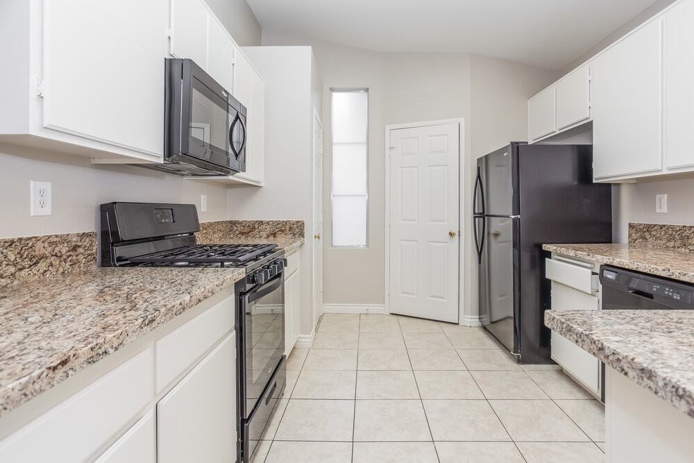 5415 Moody Vista Ct - Photo 4 of 15