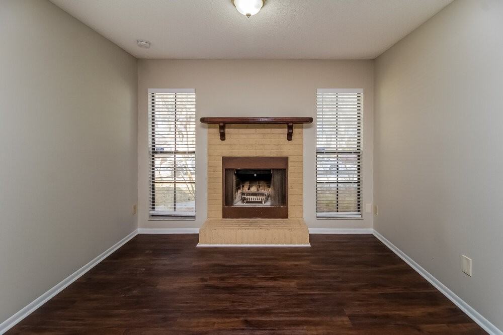1240 Crossfield Dr - Photo 4 of 17