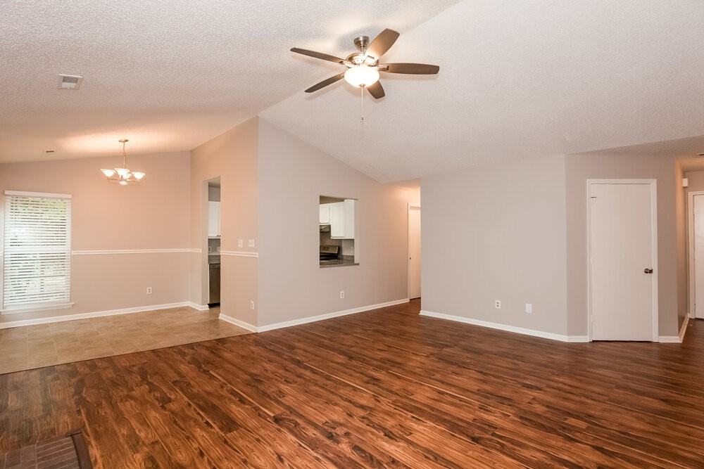 9007 Oren Thompson Rd - Photo 4 of 16