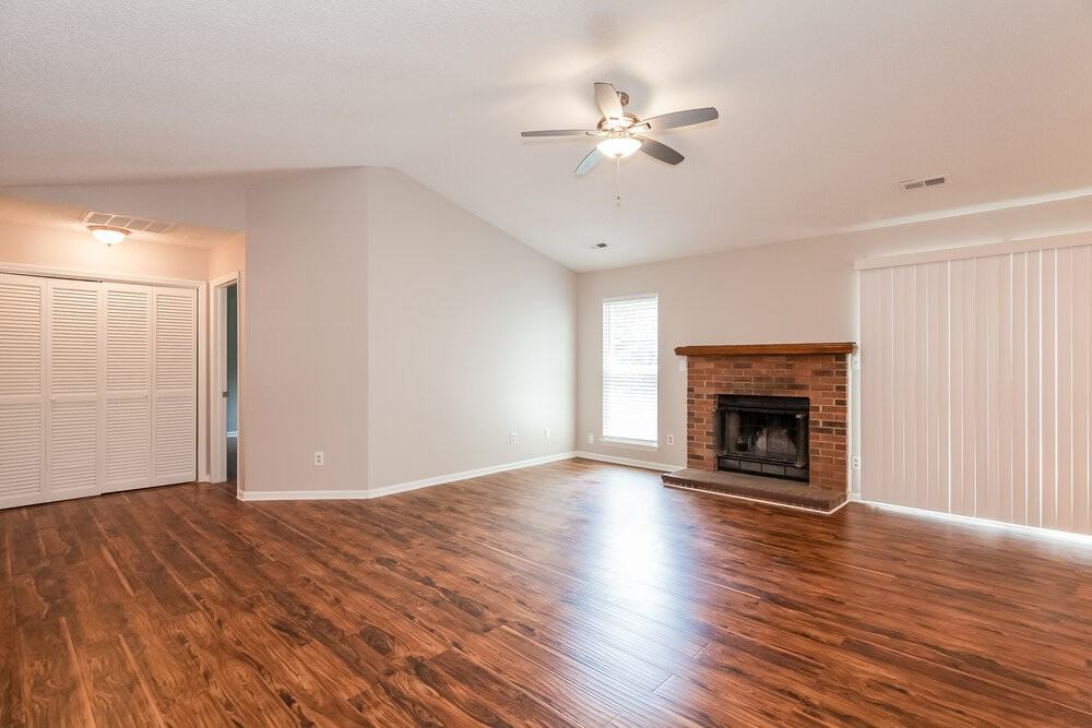 9007 Oren Thompson Rd - Photo 5 of 16