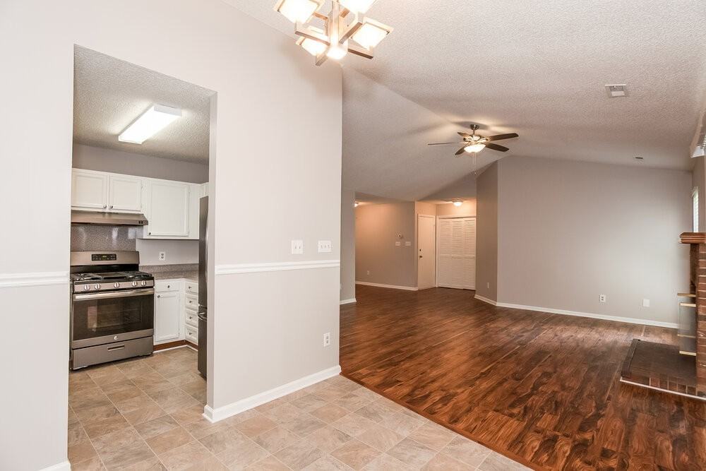 9007 Oren Thompson Rd - Photo 6 of 16