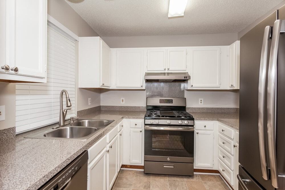 9007 Oren Thompson Rd - Photo 7 of 16