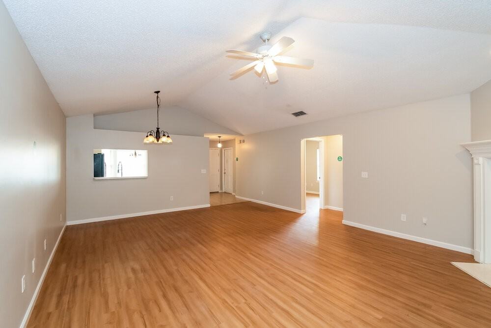 1826 Ashmore Green Dr - Photo 4 of 16