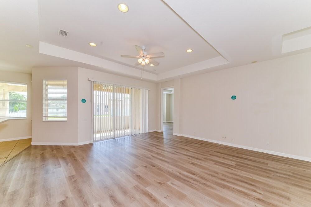 12544 30th Street Cir E - Photo 4 of 16