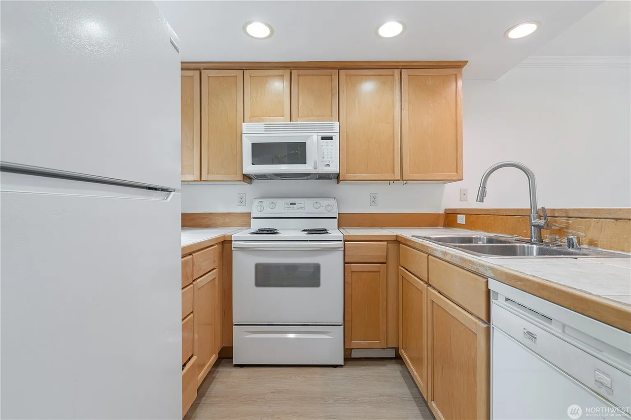 17921 80th Ave Ne #1 - Photo 2 of 26