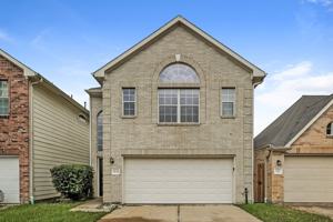 featured image of 814 Forest Ivy Ln
