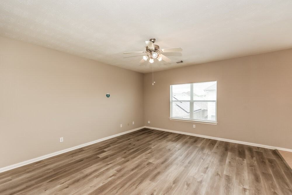 814 Forest Ivy Ln - Photo 5 of 17