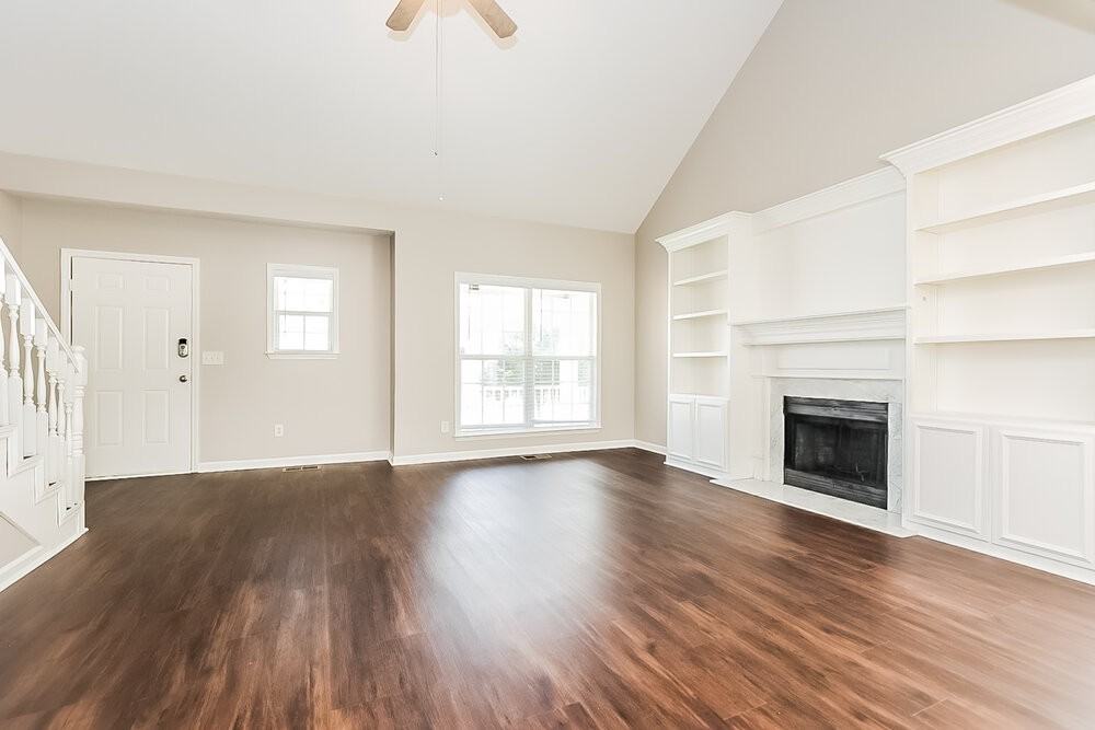 2720 Windcrest Trl - Photo 4 of 17