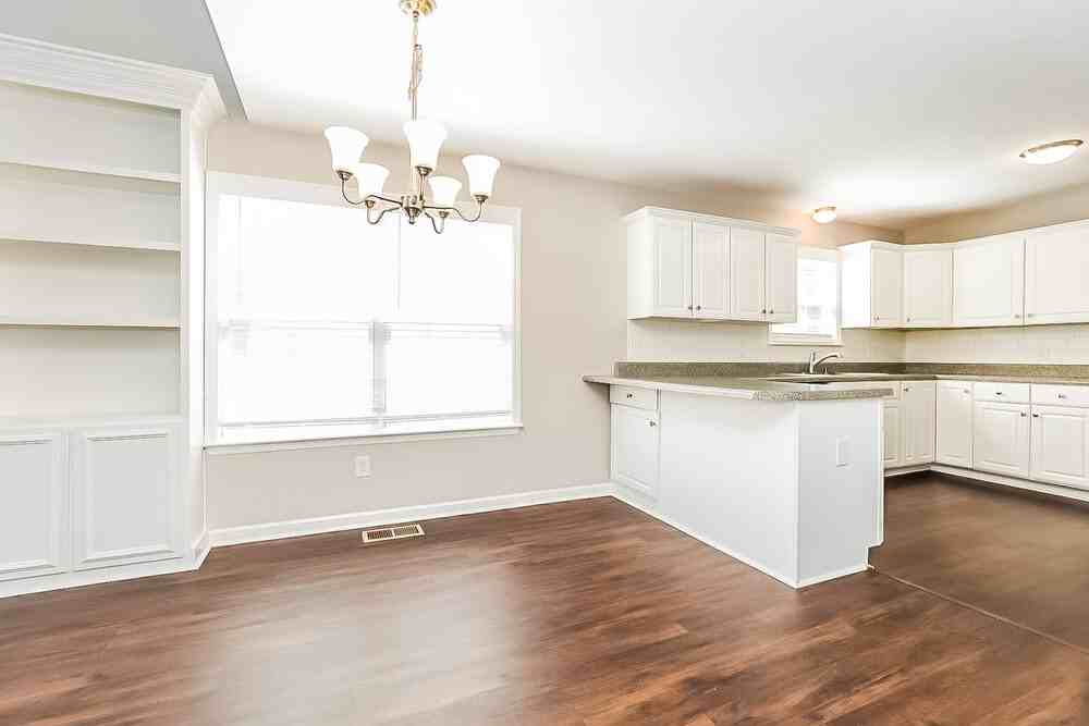 2720 Windcrest Trl - Photo 6 of 17