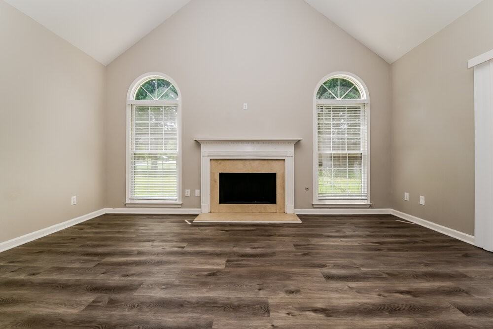 1101 E Shoreview Rd - Photo 3 of 15