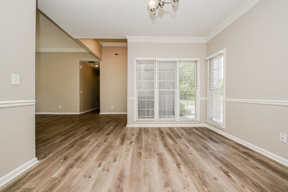 1101 E Shoreview Rd - Photo 5 of 15