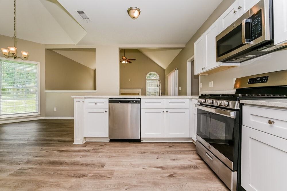1101 E Shoreview Rd - Photo 6 of 15