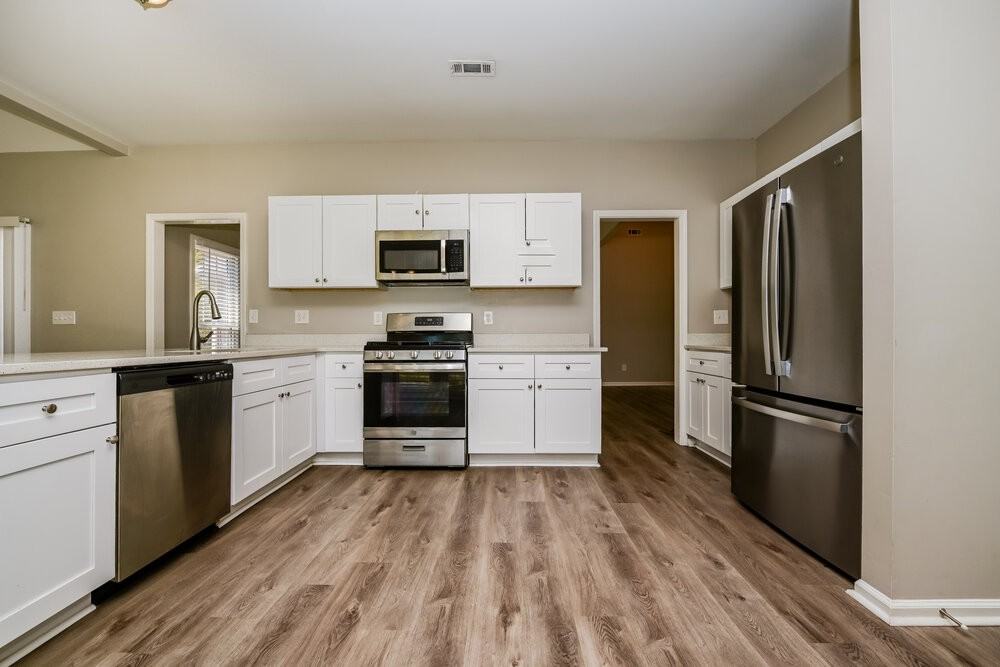 1101 E Shoreview Rd - Photo 7 of 15
