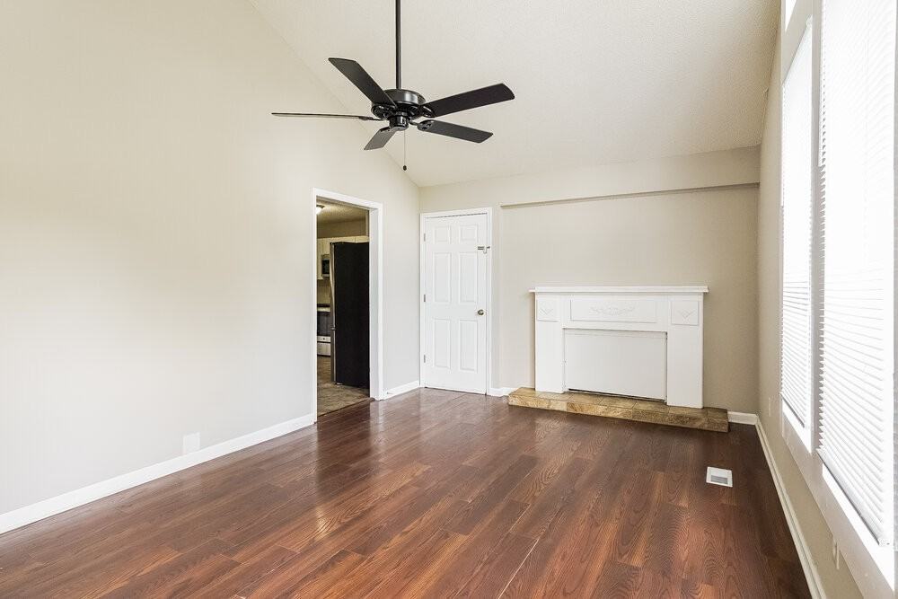 3248 Larabee Ln - Photo 4 of 17